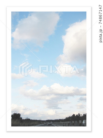 フィルム写真　空 74867147