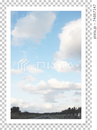 フィルム写真　空 74867147
