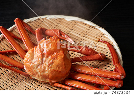 茹でたてのズワイガニ 74872534