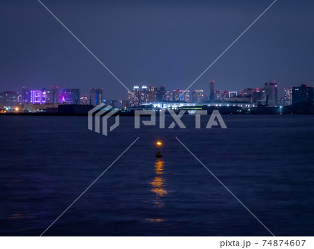 夜の東京湾 74874607