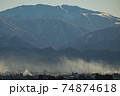 富山市から望む冠雪した立山連峰 74874618