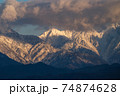 富山市から望む冠雪した立山連峰 74874628