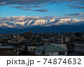 富山市から望む冠雪した立山連峰 74874632
