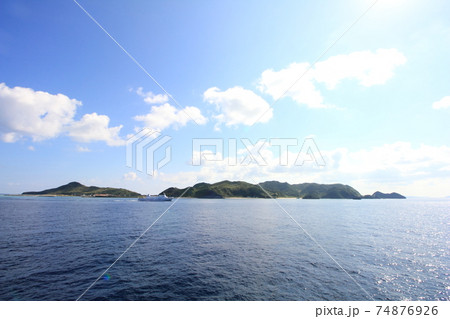 渡名喜島　全景 74876926