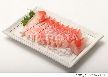 金目鯛の刺身 74877194
