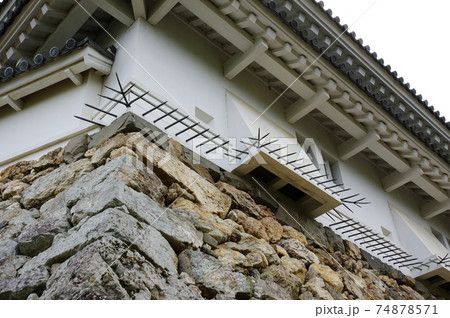 高知城の忍び返しと石落とし 74878571