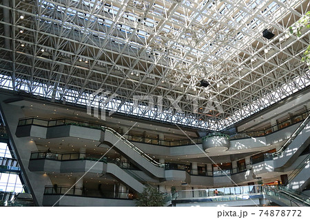 大阪ビジネスパーク（OBP）TWI21のアトリウム 74878772