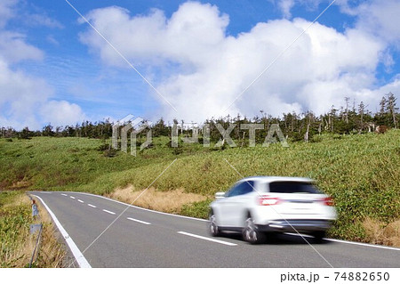 ドライブイメージ 走り抜ける車 ドライブイメージ 走り抜ける車 74882650