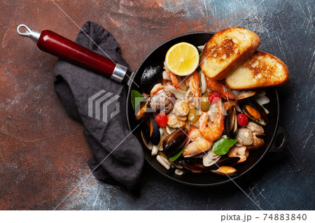 Mixed grilled seafood 74883840