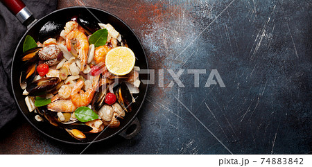 Mixed grilled seafood 74883842