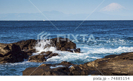 湘南三浦半島の神奈川県三浦市有名ロケ地黒崎の鼻の春 湘南三浦半島の神奈川県三浦市有名ロケ地黒崎の鼻の春 74885154