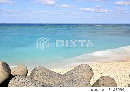 奄美大島　青い海の風景 74886944