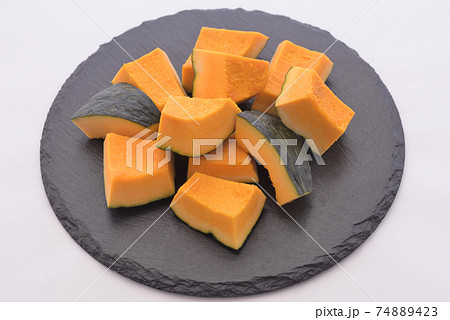 カットした南瓜 74889423