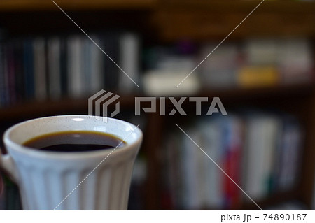コーヒーと本棚 コーヒーと本棚 74890187