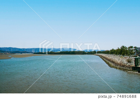 和歌山・片男波の美しい海岸線 和歌山・片男波の美しい海岸線 74891688