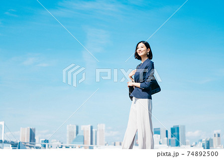ビジネス 女性 カジュアル ビジネス 女性 カジュアル 74892500