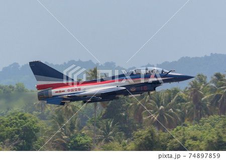 中国空軍J-10八一飛行表演隊離陸 中国空軍J-10八一飛行表演隊離陸 74897859