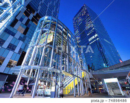 夕暮れの渋谷ストリーム　東京都 74898486