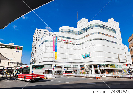 東京 調布駅北口 バスターミナルの写真素材 74899922 Pixta