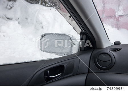 雪が着いて見えなくなったドアミラー 雪が着いて見えなくなったドアミラー 74899984