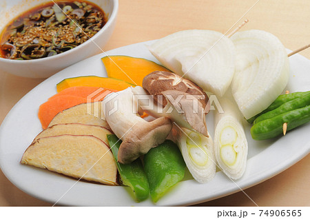 焼肉屋　野菜焼き 74906565