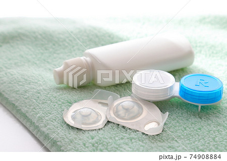 使い捨てコンタクトレンズとケア用品 74908884