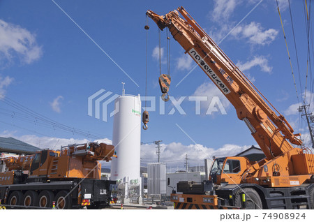 水素ステーション建設現場 74908924