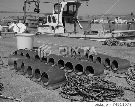 タコ壺　モノクロ 74911078