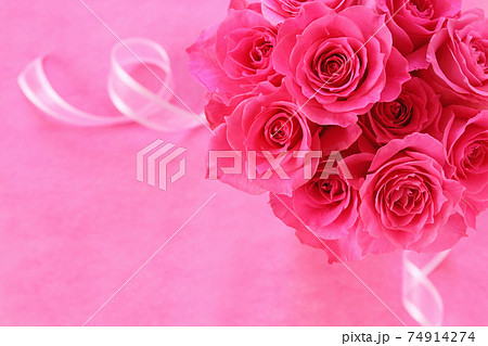 濃ピンクバラのブーケ 74914274