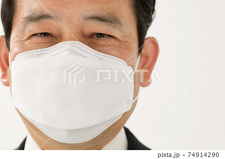 KF94マスクをするビジネスマン KF94マスクをするビジネスマン 74914290