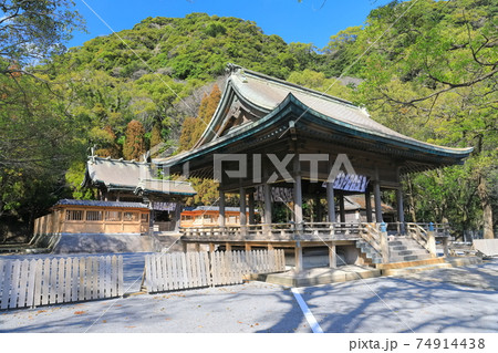 【鹿児島県】晴天下の鶴嶺神社(仙巌園) 【鹿児島県】晴天下の鶴嶺神社(仙巌園) 74914438
