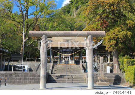 【鹿児島県】晴天下の鶴嶺神社(仙巌園) 【鹿児島県】晴天下の鶴嶺神社(仙巌園) 74914441