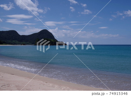 真夏の丹後半島　日本海　綺麗な海 74915346