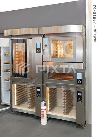 Oven in Bakery Oven in Bakery 74918762