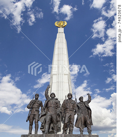Monument to countries of anti-Hitler coalition, Alley Partisan in Victory Park on Poklonnaya hill, Moscow, Russia 74920678