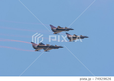中国空軍J-10八一飛行表演隊ダイヤモンド隊形 74929626