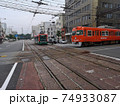 線路の交差点待機電車 74933087