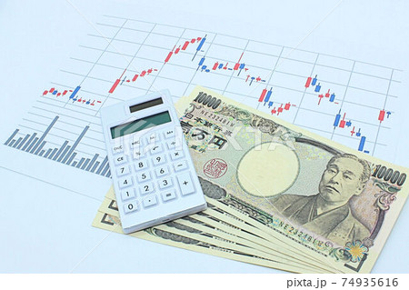 【株・為替・投資・日経平均などに関する記事のサムネイルに】日経平均チャートと一万円札六枚と電卓 【株・為替・投資・日経平均などに関する記事のサムネイルに】日経平均チャートと一万円札六枚と電卓 74935616