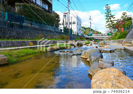 玉造温泉 玉湯川畔の足湯 松江市 玉造温泉 玉湯川畔の足湯 松江市 74936214
