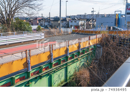 橋の立替で役目を終えた仮設橋 橋の立替で役目を終えた仮設橋 74936495
