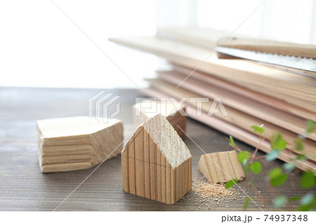 DIYの木工道具と木材 74937348
