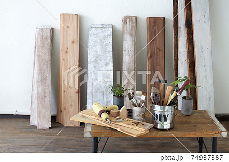 DIYの木工道具と木材 DIYの木工道具と木材 74937387