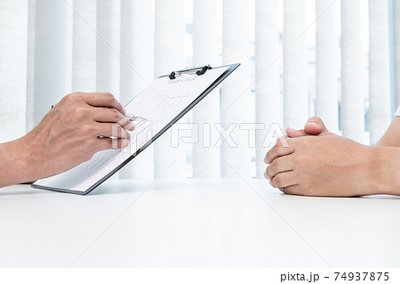 Male doctors explain and recommend treatment after a male patient meets a doctor and receives results regarding illness problems. Medical and health care concepts Male doctors explain and recommend treatment after a male patient meets a doctor and receives results regarding illness problems. Medical and health care concepts 74937875