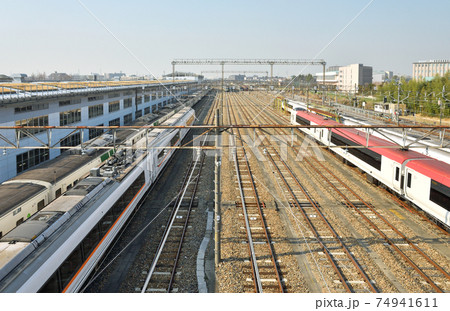 鉄道　JR東日本：東大宮操車場　E259系・651系・185系 74941611