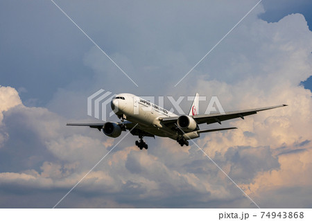 着陸する日本航空 着陸する日本航空 74943868