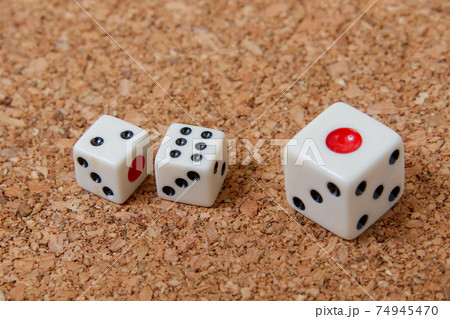 サイコロ、四角、四角形、ゲーム、娯楽、数字、賭博 サイコロ、四角、四角形、ゲーム、娯楽、数字、賭博 74945470
