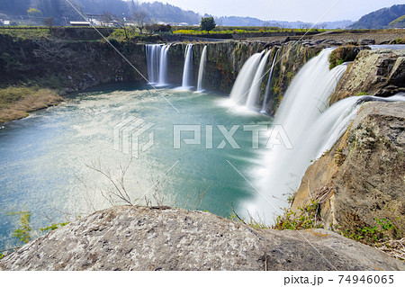 原尻の滝　大分県豊後大野市 74946065