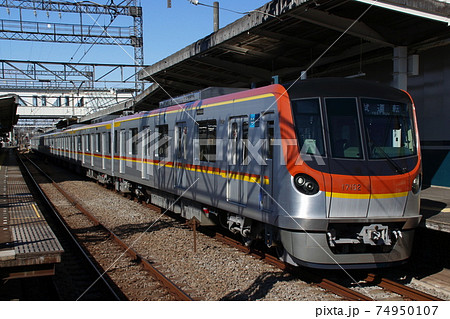 西武池袋線で試運転する地下鉄有楽町線17000系電車 西武池袋線で試運転する地下鉄有楽町線17000系電車 74950107