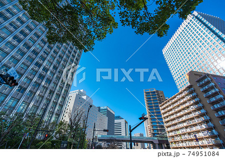 日本の東京都市景観 大崎駅前の高層ビル群などを望む 74951084