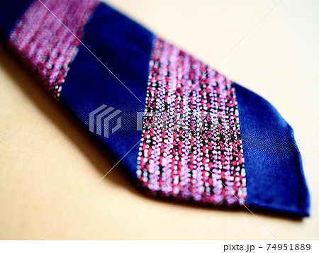 綺麗なネクタイ アップ 手縫い 裁縫 自作 ハンドメイド 手芸 趣味 ネクタイ作り ステッチ 綺麗なネクタイ アップ 手縫い 裁縫 自作 ハンドメイド 手芸 趣味 ネクタイ作り ステッチ 74951889